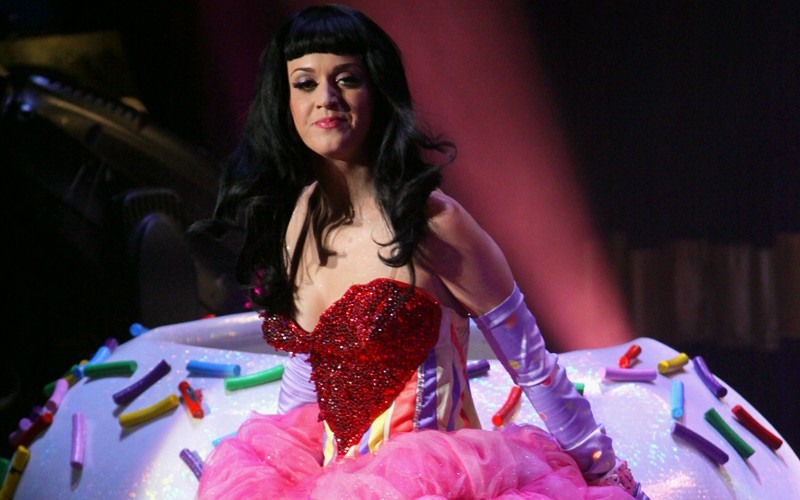 Katy Perry interpretando Waking Up In Vegas
